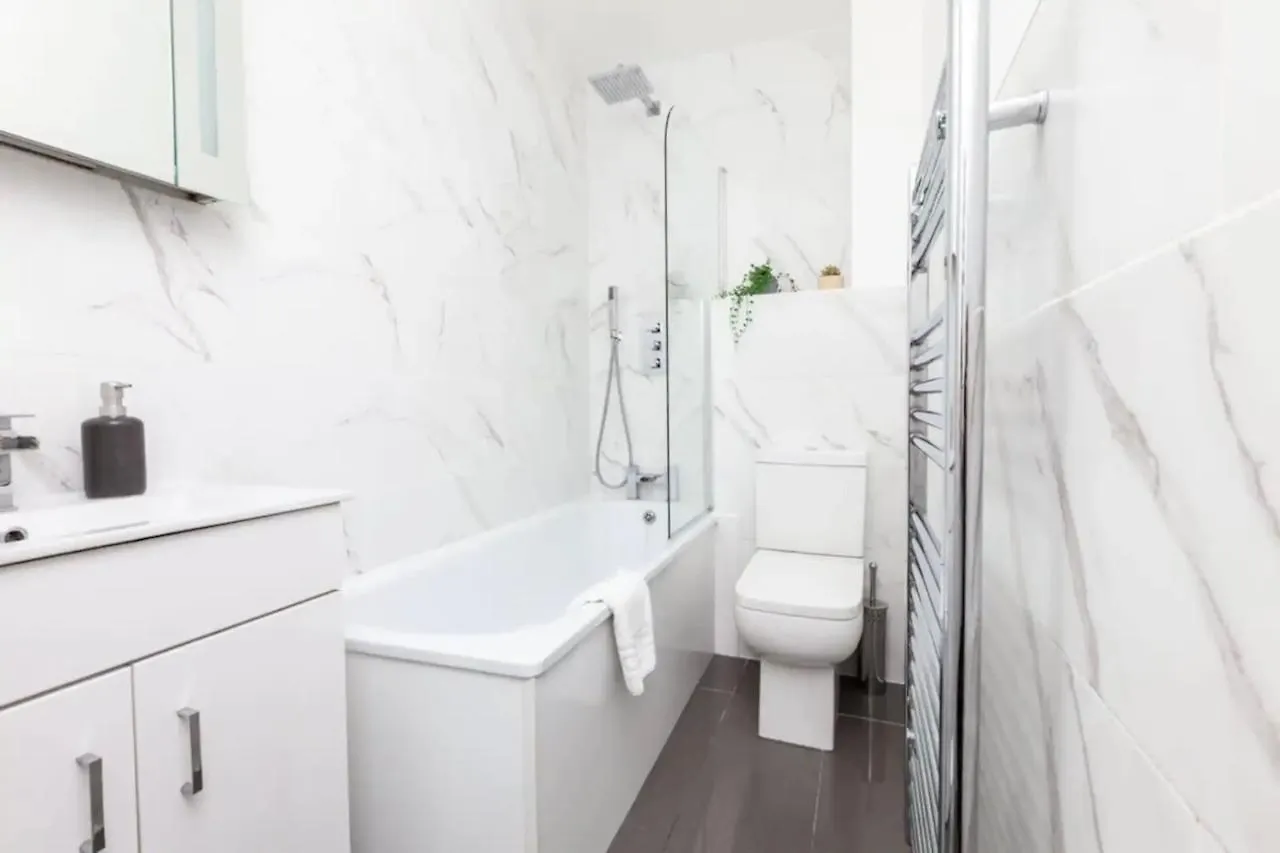 Relaxing Oasis Apartment By The Sea - Double And Sofa Bed Brighton